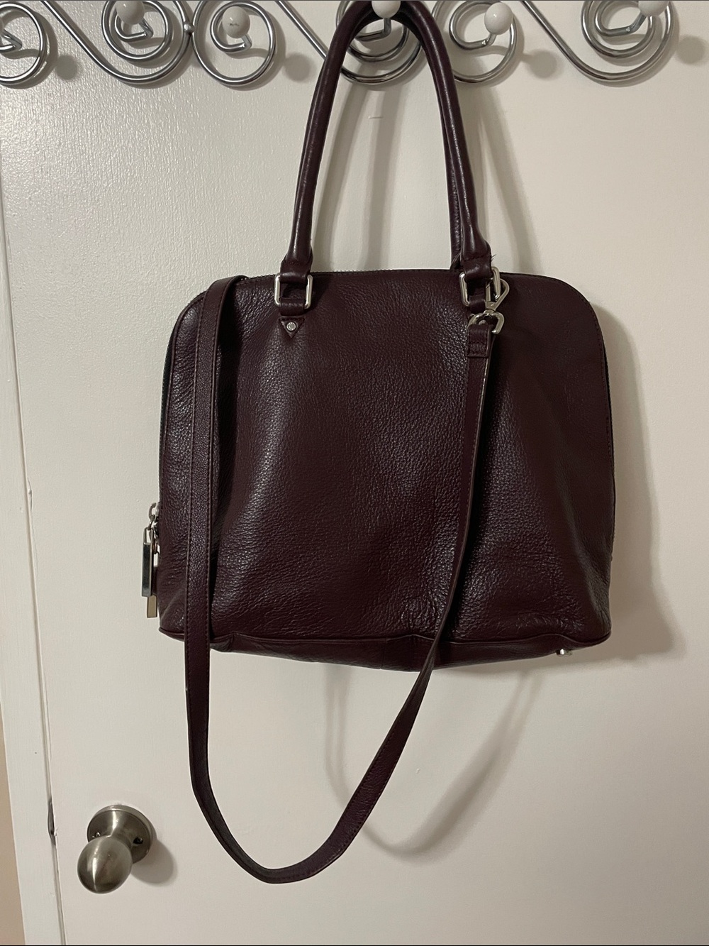 Danier Burgundy Leather Bag - Picture 4 of 7